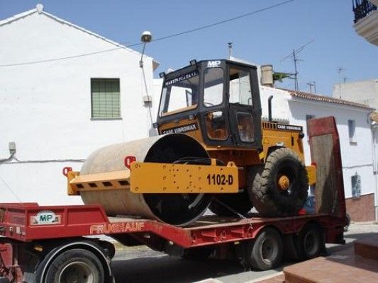 MARTÍN PLAZA S.L. aplanadora en un tractor